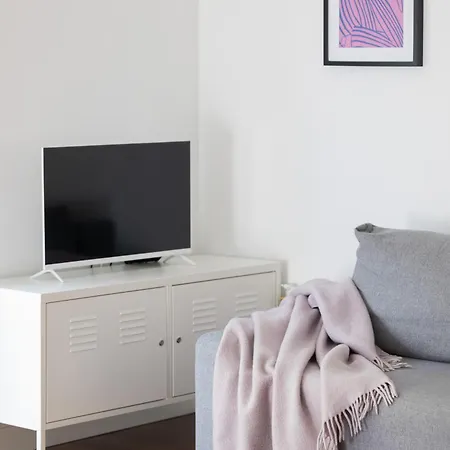 Charming Apartment With Parking By Noclegi Renters Warsaw Exterior photo