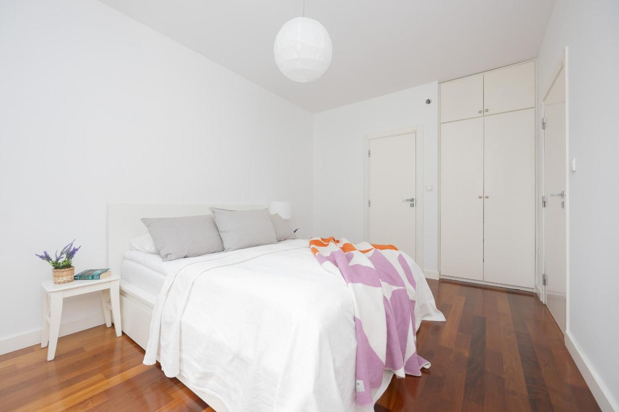 Charming With Parking By Renters *