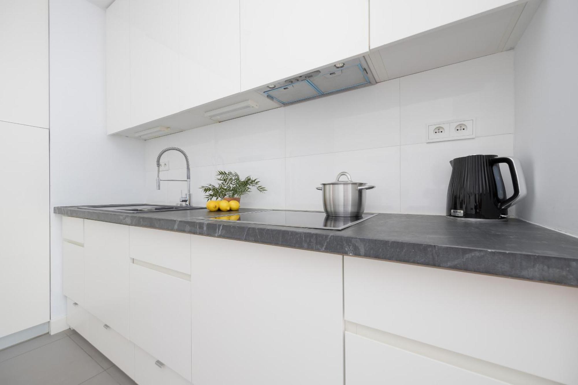 Apartment Charming With Parking By Renters *