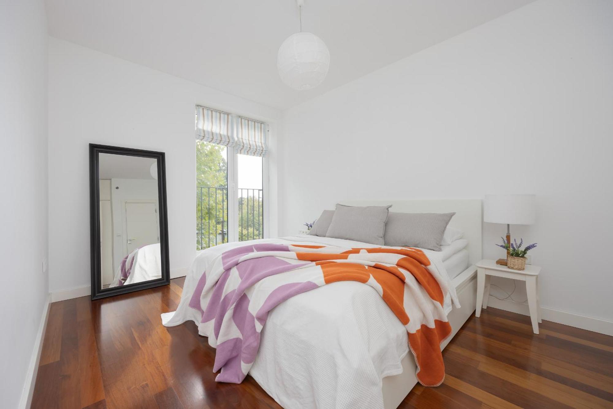 Charming With Parking By Renters *